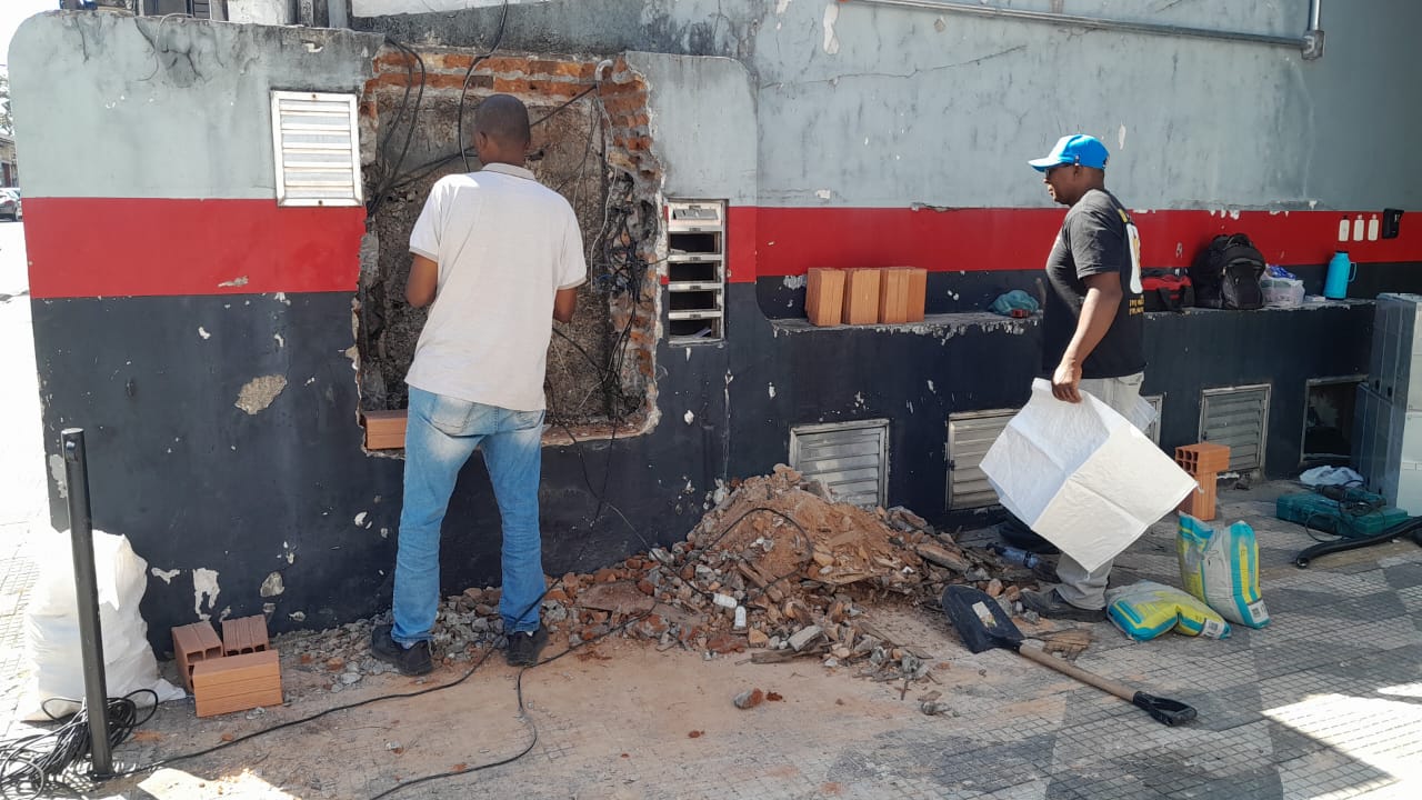 Serviço de instalação elétrica executado em obra